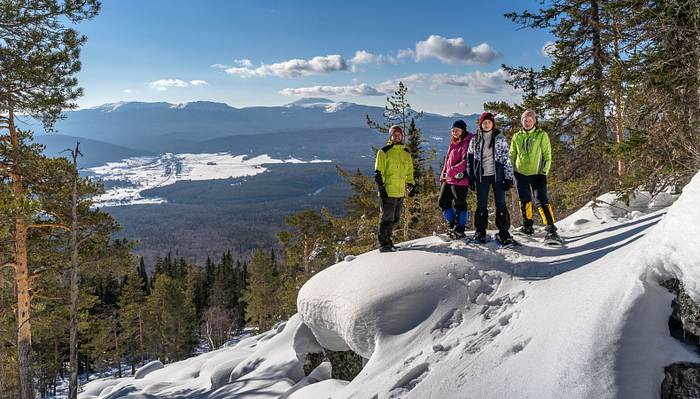 вид с Зигальги на Иремель и Тюлюк. Фото - С. Межин