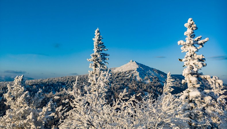Вид с Малого на Большой Кумардак Вид с Малого на Большой Кумардак