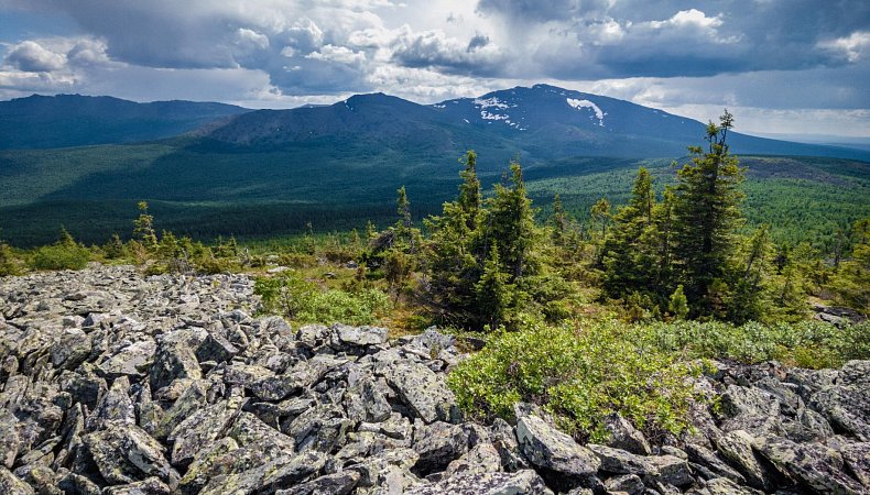 вид на Конжак с Ощего камня вид на Конжак с Ощего камня