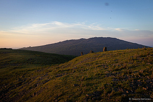 Закат на вершине Семичеловечьей, вид на Казанский камень