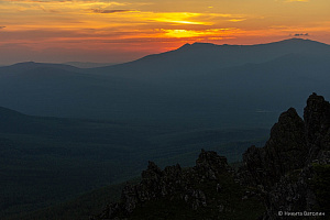Гора Семичеловечья, закат с видом на Конжаковсий массив 2