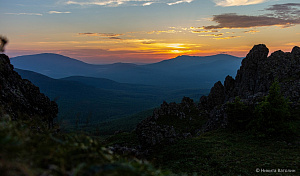 Гора Семичеловечья, закат с видом на Конжаковсий массив