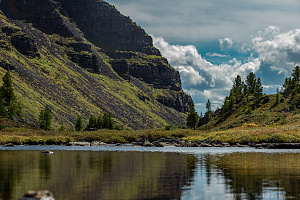 Озеро на перевале Солнечный у подножия Маргасанской Сопки